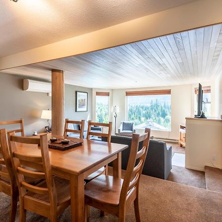 Apartamento The Ironwood On Blueberry Hill Whistler Habitación foto