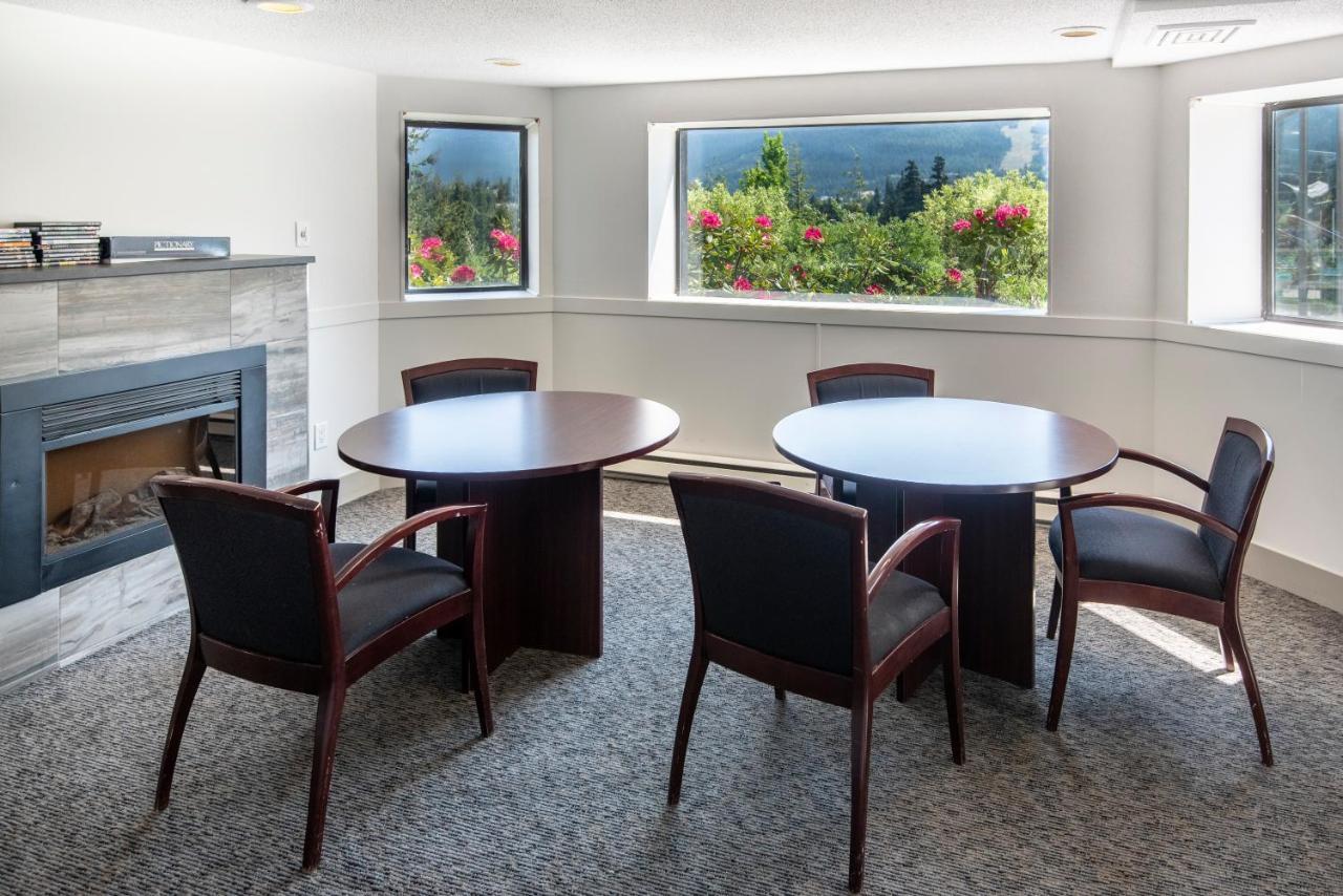 Apartamento The Ironwood On Blueberry Hill Whistler Exterior foto