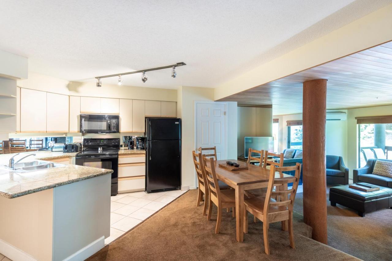 Apartamento The Ironwood On Blueberry Hill Whistler Exterior foto