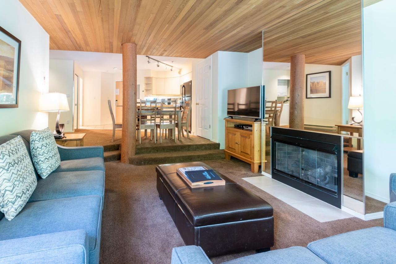 Apartamento The Ironwood On Blueberry Hill Whistler Exterior foto