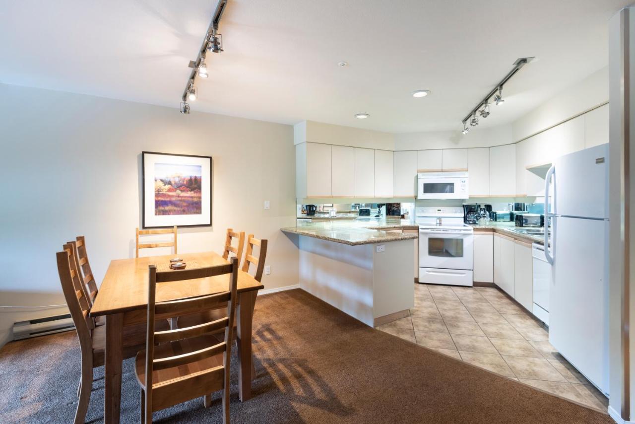 Apartamento The Ironwood On Blueberry Hill Whistler Exterior foto