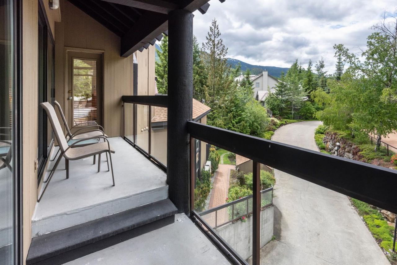 Apartamento The Ironwood On Blueberry Hill Whistler Exterior foto